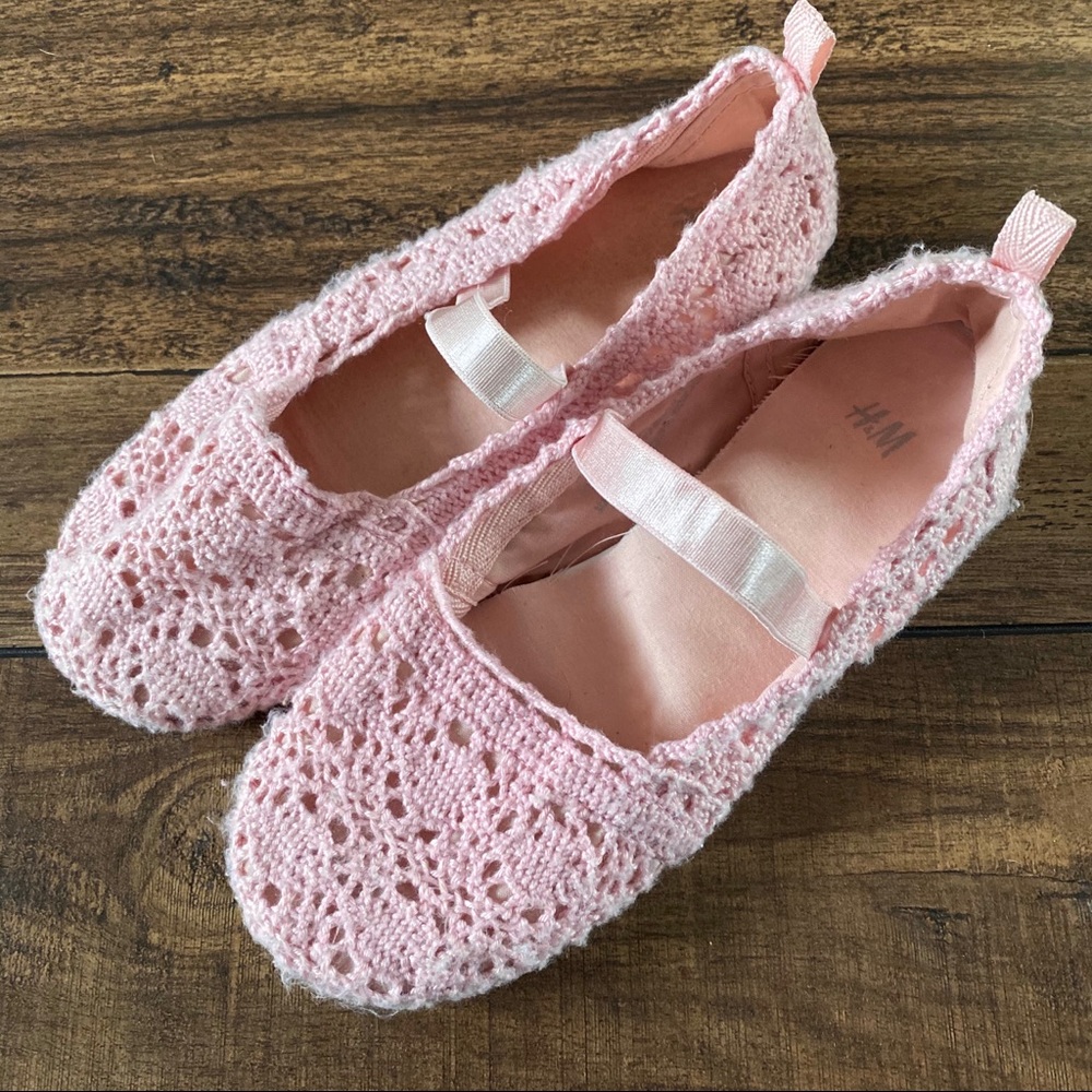 H&M kids slip on crochet shoes